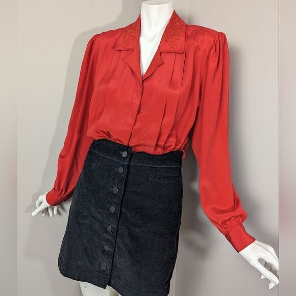 90s satin blouse, Red blouse, Embroidered collar, flowy shirt, pleated front - Picture 6 of 8